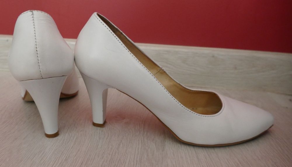 Buty skórzane La boda 38 białe ślubne obcasy szpilki 7 cm