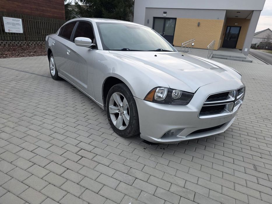 Dodge Charger 2012r. Dodge Charger 3.6 V6 Srebrny 305 Koni TYŁ NAPED NA MIEJSCU