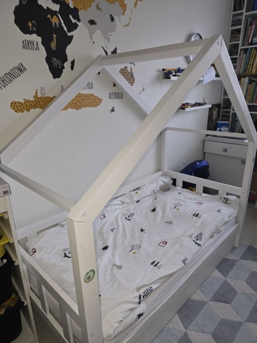 Łóżko dziecięce domek