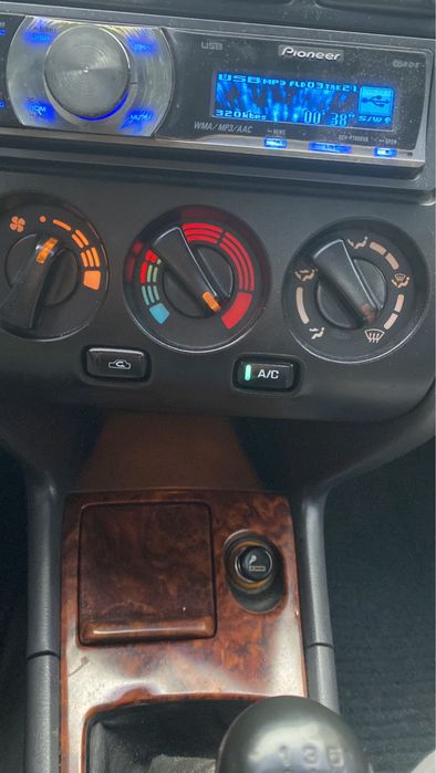 Nissan Primera 1.6i,