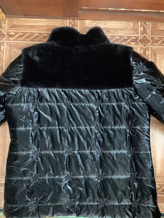 Жіноча курточка