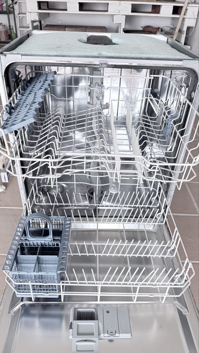 Máquina de Lavar Louça de Encastrar Indesit DIF 14B1 A (13 Talheres)