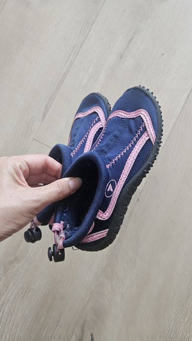 Buty do wody 26 / 27 dla dziewczynki 18 cm