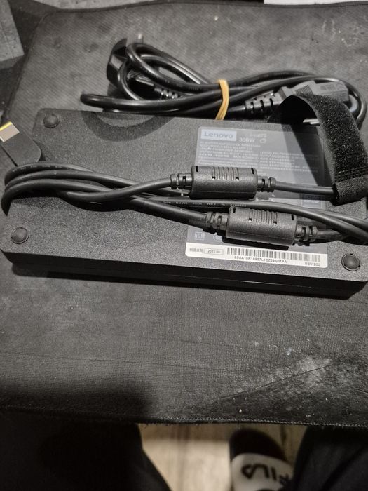Oryginalny zasilacz Lenovo 300W SlimTip