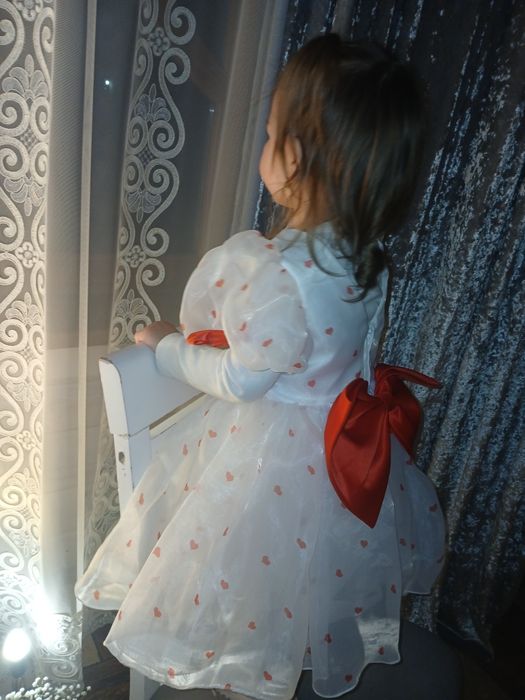 Дитяча сукня вечірня