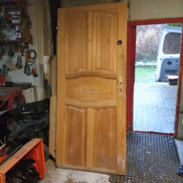 Drzwi 80 lewe pełne drzewo