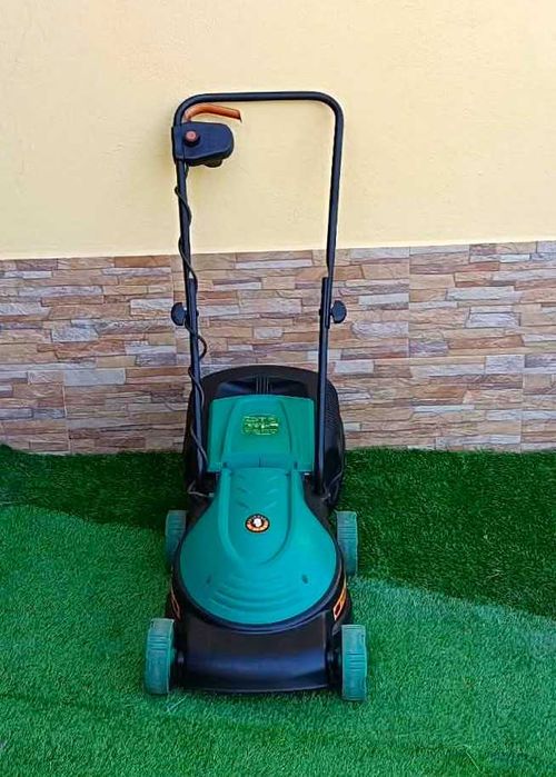 Corta Relvas Black&Decker