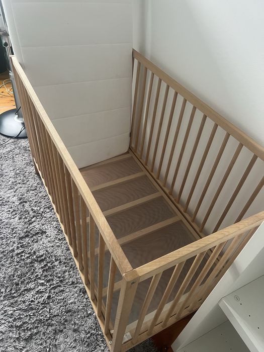 Berço de bebé SNIGLAR IKEA como NOVO com colchão
