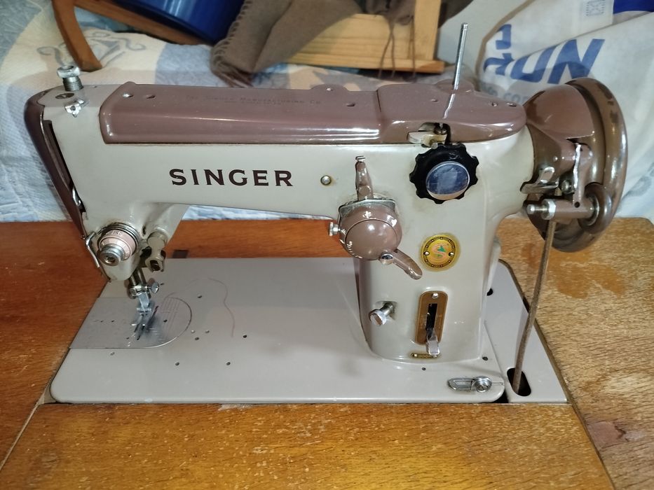 Máquina de costura, ler descrição