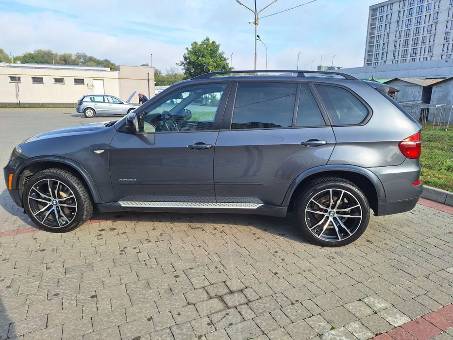 BMW x5 2012 рік.