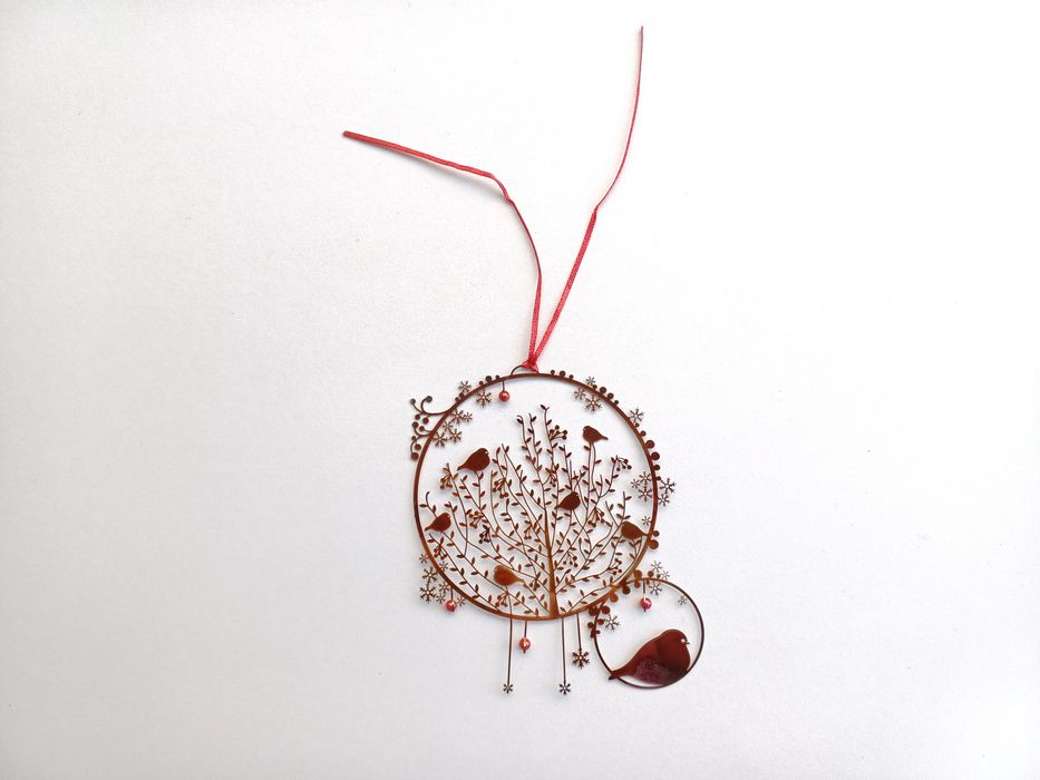 Decorative pendant, golden, featuring an image of a tree inhabited by birds64564403562881121