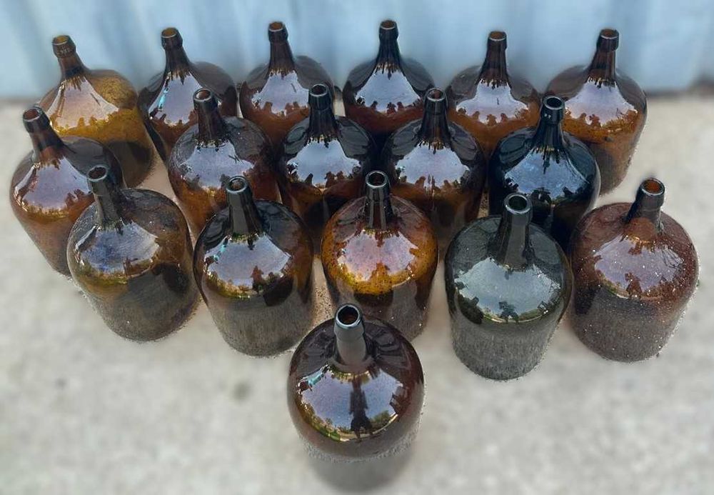 Garrafões antigos de 5 Litros, castanhos e verdes