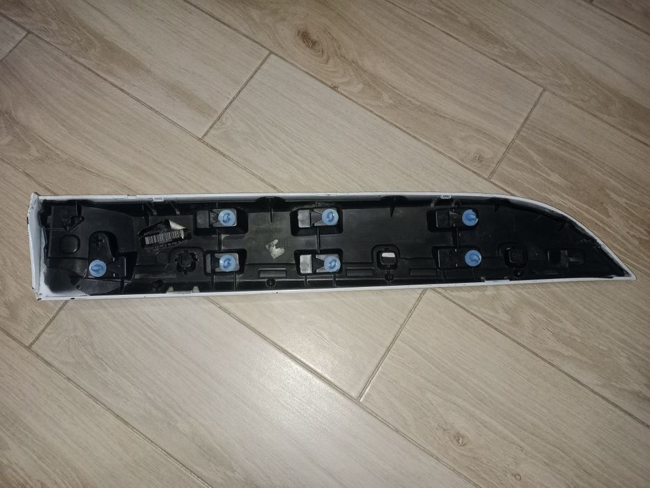 Молдинг Рено Меган 3 хетчбэк