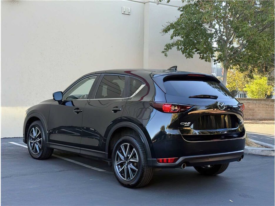 Mazda CX-5 Touring      2018