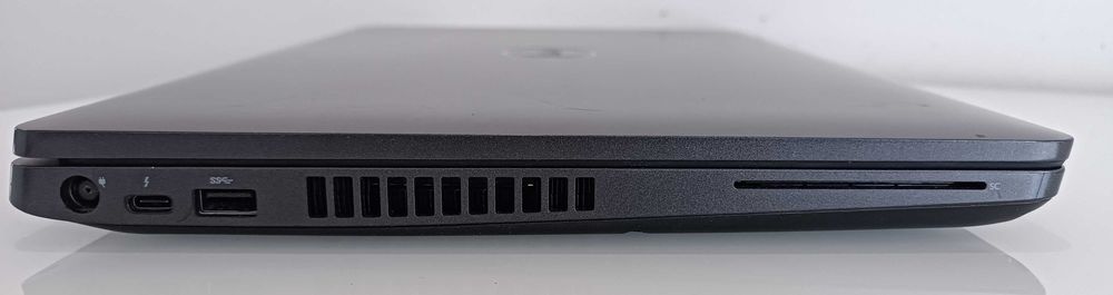 Dell Precision 3541 Ecrã 15.6 – i7 HexaCore/16GB RAM/NVME/Gráfica Nvidia Quadro P620