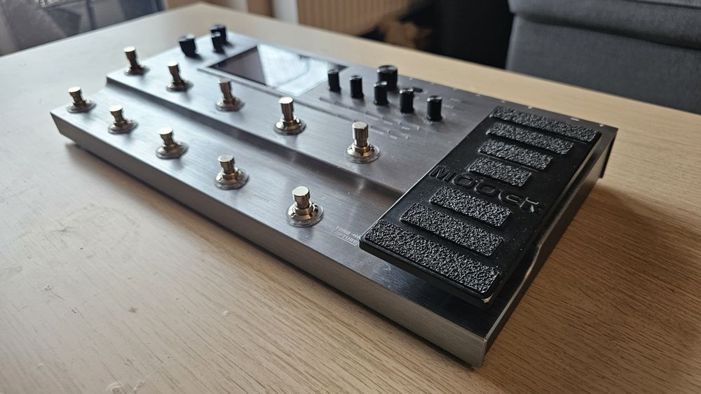 Mooer GE 300 - multiefekt, symulator, syntezator