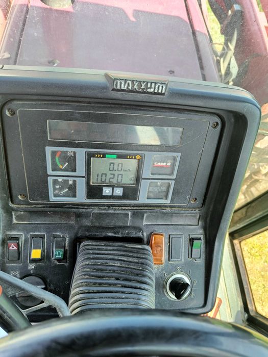 Ciągnik Case 5120 z ładowaczem czołowym