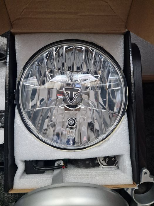 Peças diversas para Triumph Street Twin 900 ano 2016