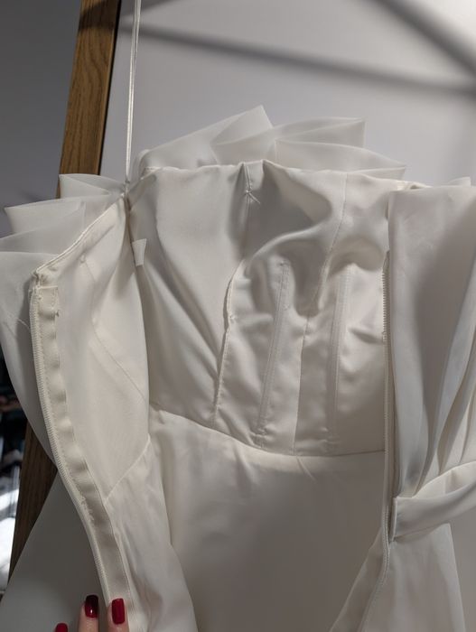 Delikatna suknia ślubna