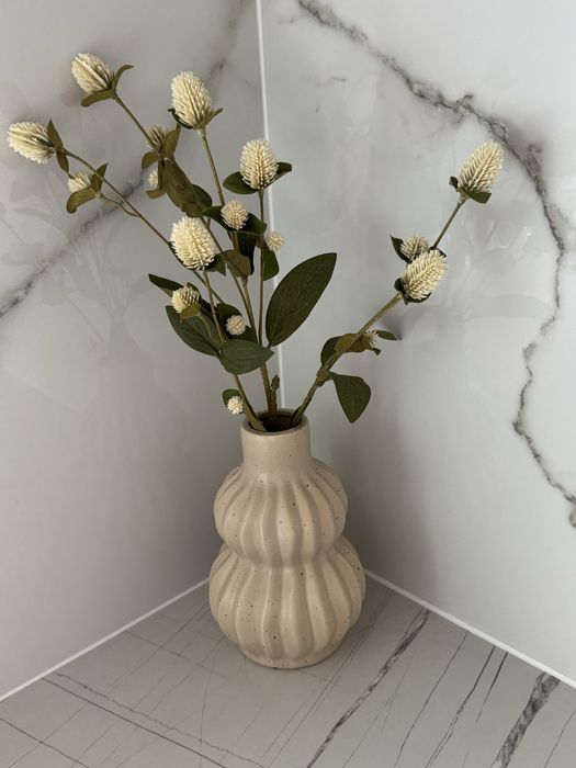 Ваза керамічна діам.12см вис.19см колір пісочний хвилястий дизайн