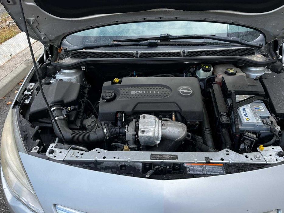 Opel Astra carrinha foto 2