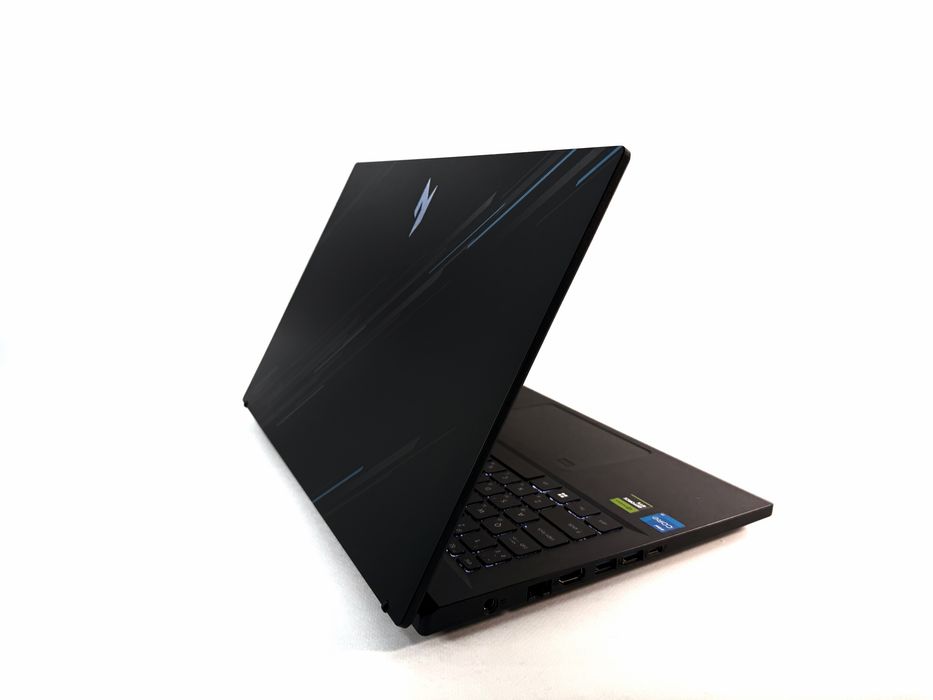 Acer Nitro V15 ANV15-51 15.6” 144Hz / Core i9-13900HX / RTX 4060 8GB / 16GB / SSD 1TB