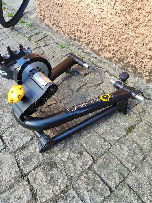 Rolo Treino bicicleta +pneu +suporte frontal (vendo junto ou separado)