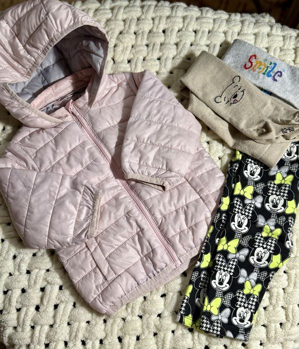 Лот речей на дівчинку