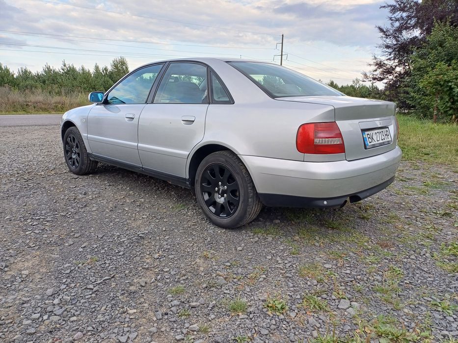 Audi a4 b5 2000р 1.6 газ бензин