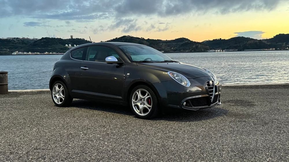 Alfa Romeo Mito 0.9 Twinair, impecável, 2014, com motor revisto.
