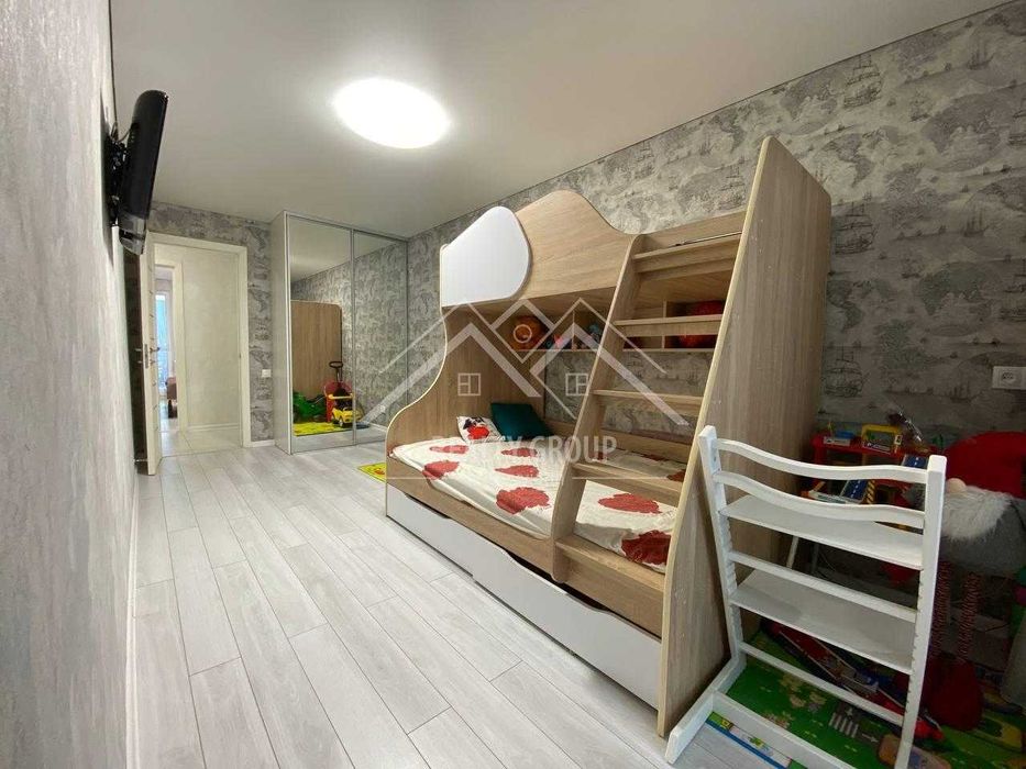 Продаж сучасної 3к на Космонавтів (біля 91 гімназії)