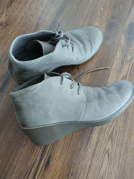 Botki z naturalnej skóry marki Ecco 40