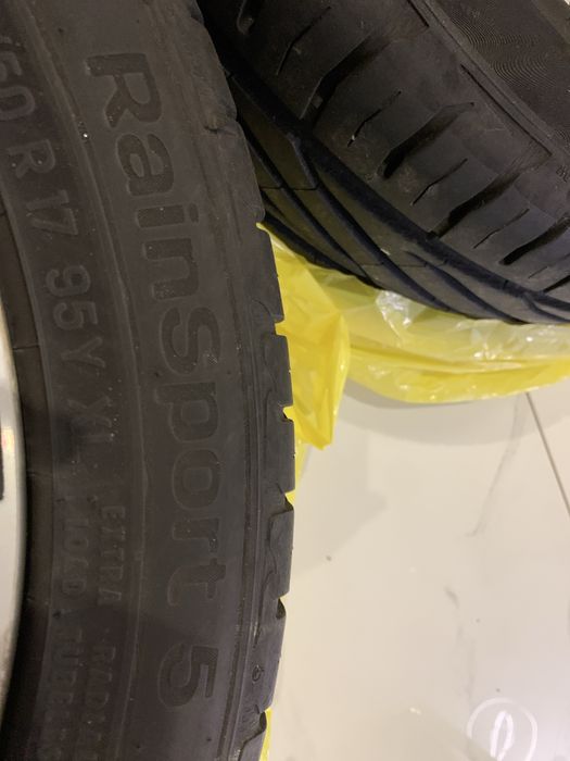 Оригінальні диски та шини на  Нісан Ліф r17