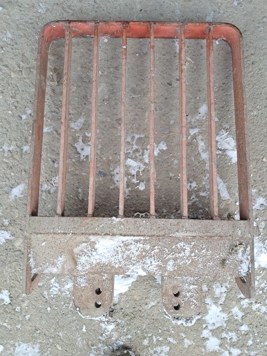 Oslona maski ciagnika