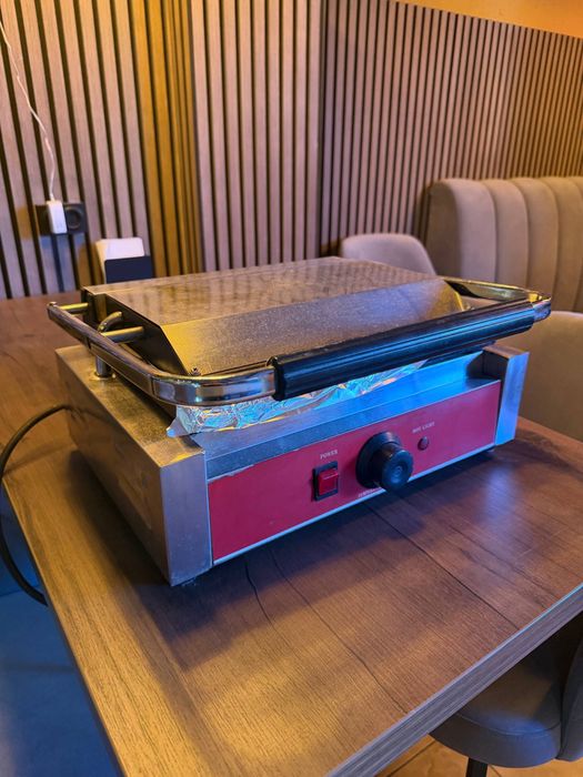 Гриль контактний GoodFood ECG11 Panini