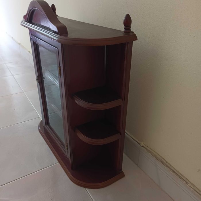 Armário de parede pequeno