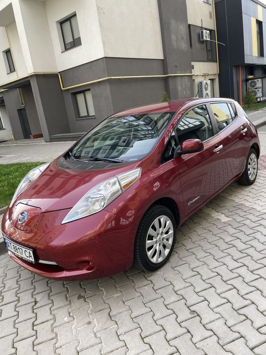 Продам nissan leaf