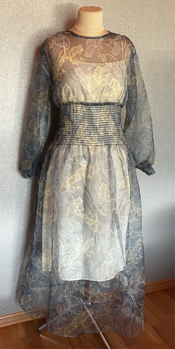 Сукня  з органзи Reserved нове