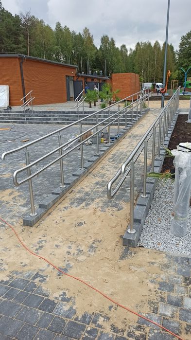 Balustrada nierdzewna.