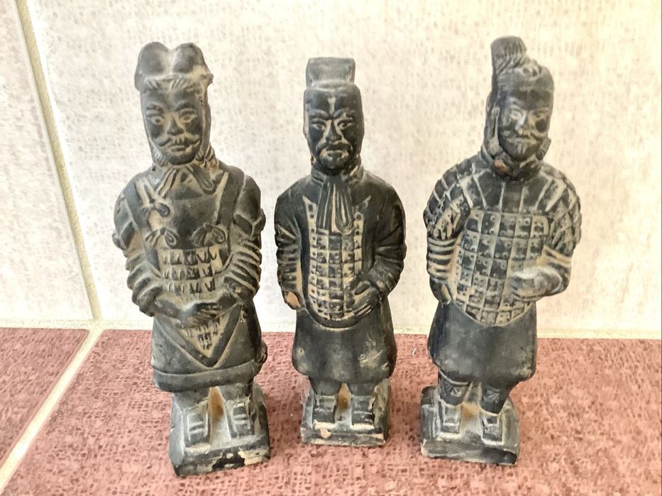 Figurki żołnierzy  armii terakotowej