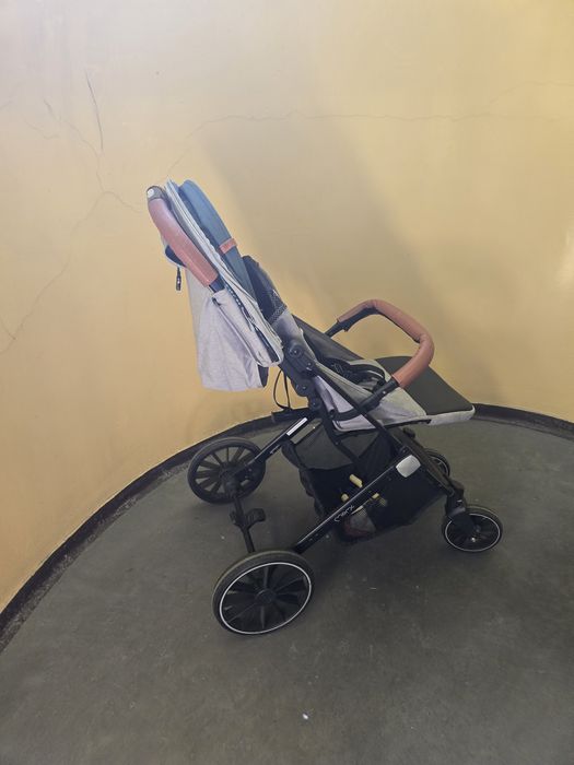 Wózek spacerowy Momi