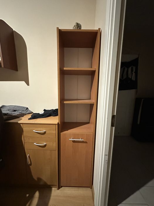 Szafa drewniana wysoka