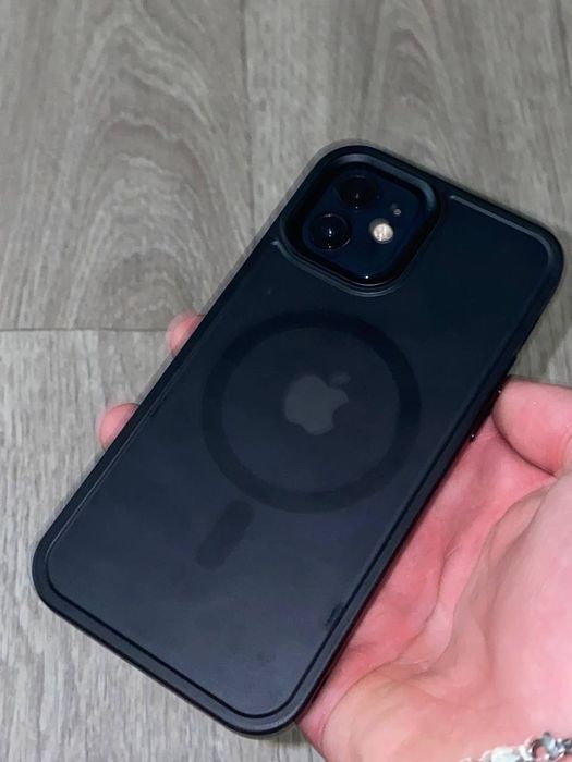 iPhone 12 64gb neverlok 

Face ID: не працює 

True Tone: працює 

АКБ