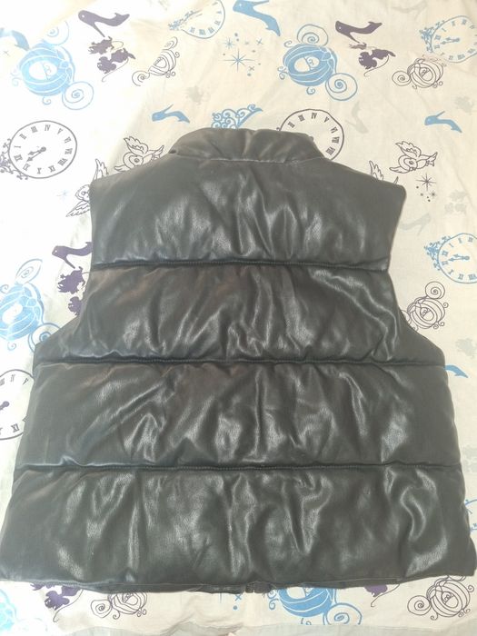 Кожзам безрукавка на дівчинку