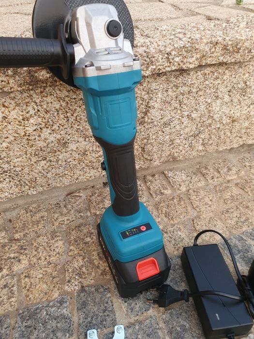 Rebarbadora Média a Bateria 21V Brushless c/ 2 Baterias (Nova)