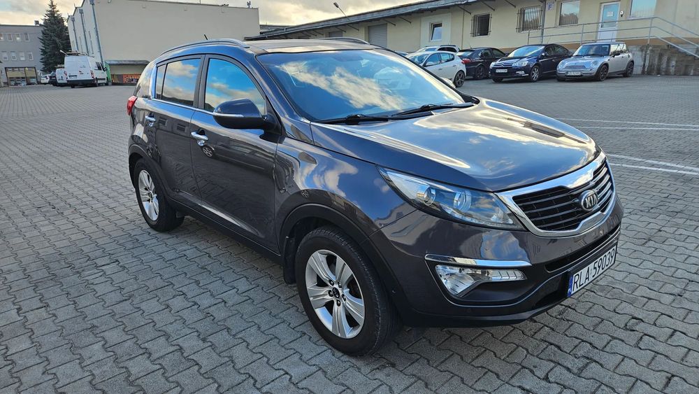 Kia Sportage 1685 cm3, czujniki PDC przód i tył, panoramiczny dach