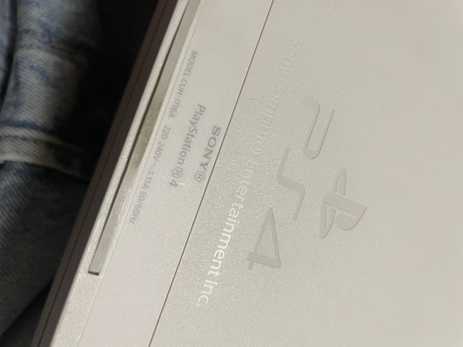 PS4 White (Destiny version), para peças