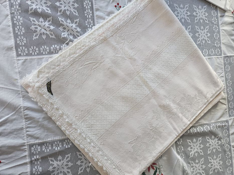 Aceito propostas, vendo mantas alentejanas, colchas cobertor, ed