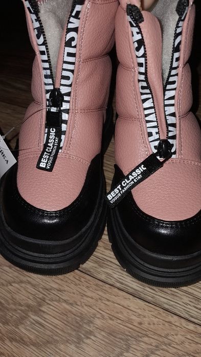 Зимове взуття для дівчинки