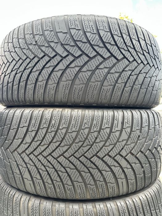 235/45/18 98V XL Firestone Winter Hawk 4